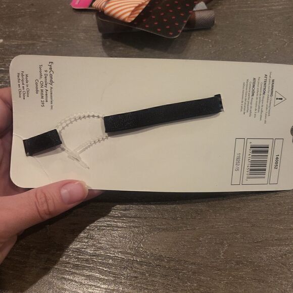 Little Girl Bundled 5 Headlands - Picture 8 of 8